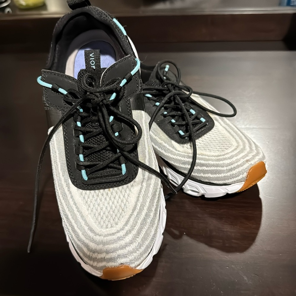 Vionic Sneakers